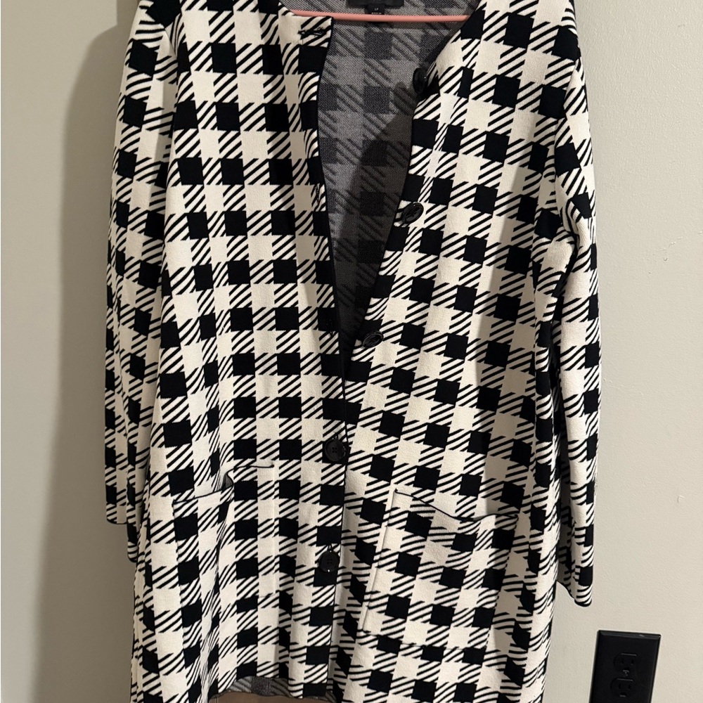 Ann Taylor LIKE NEW Black and White gingham plaid cardigan